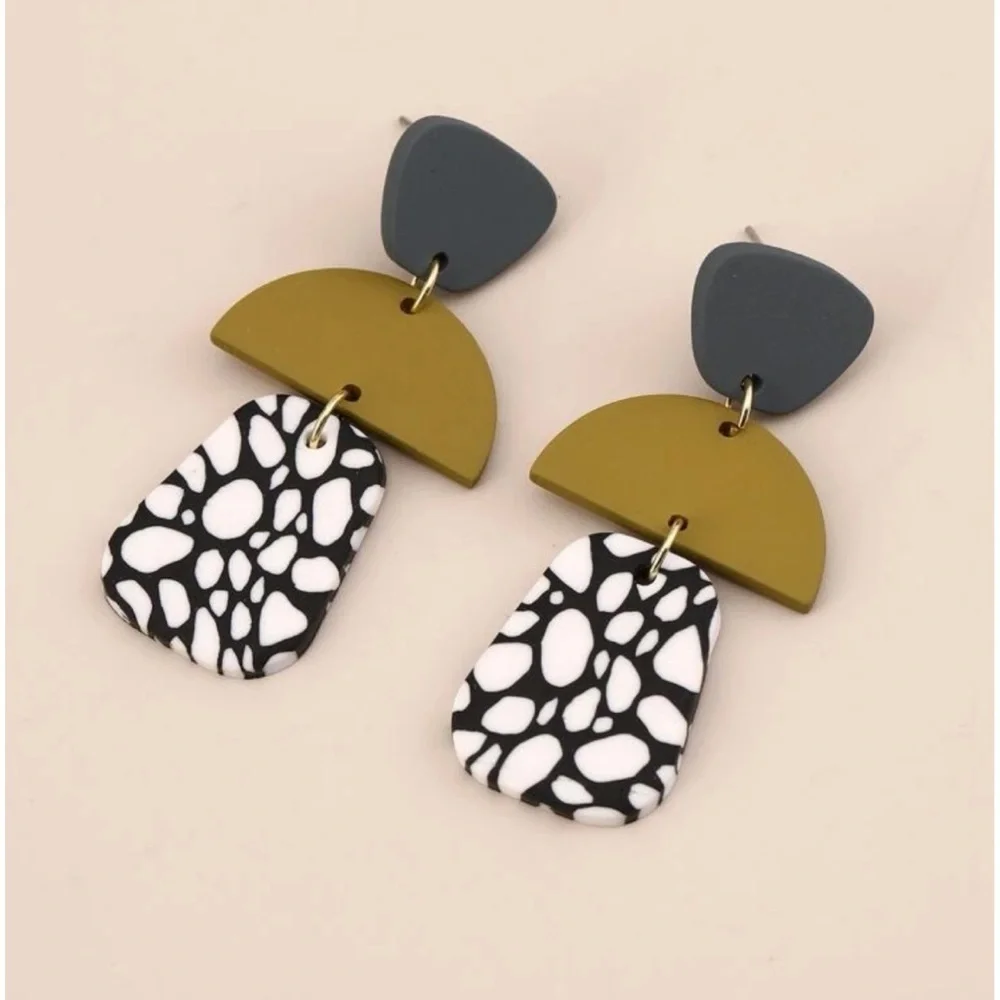 Green/black/white geometric shape drop earrings